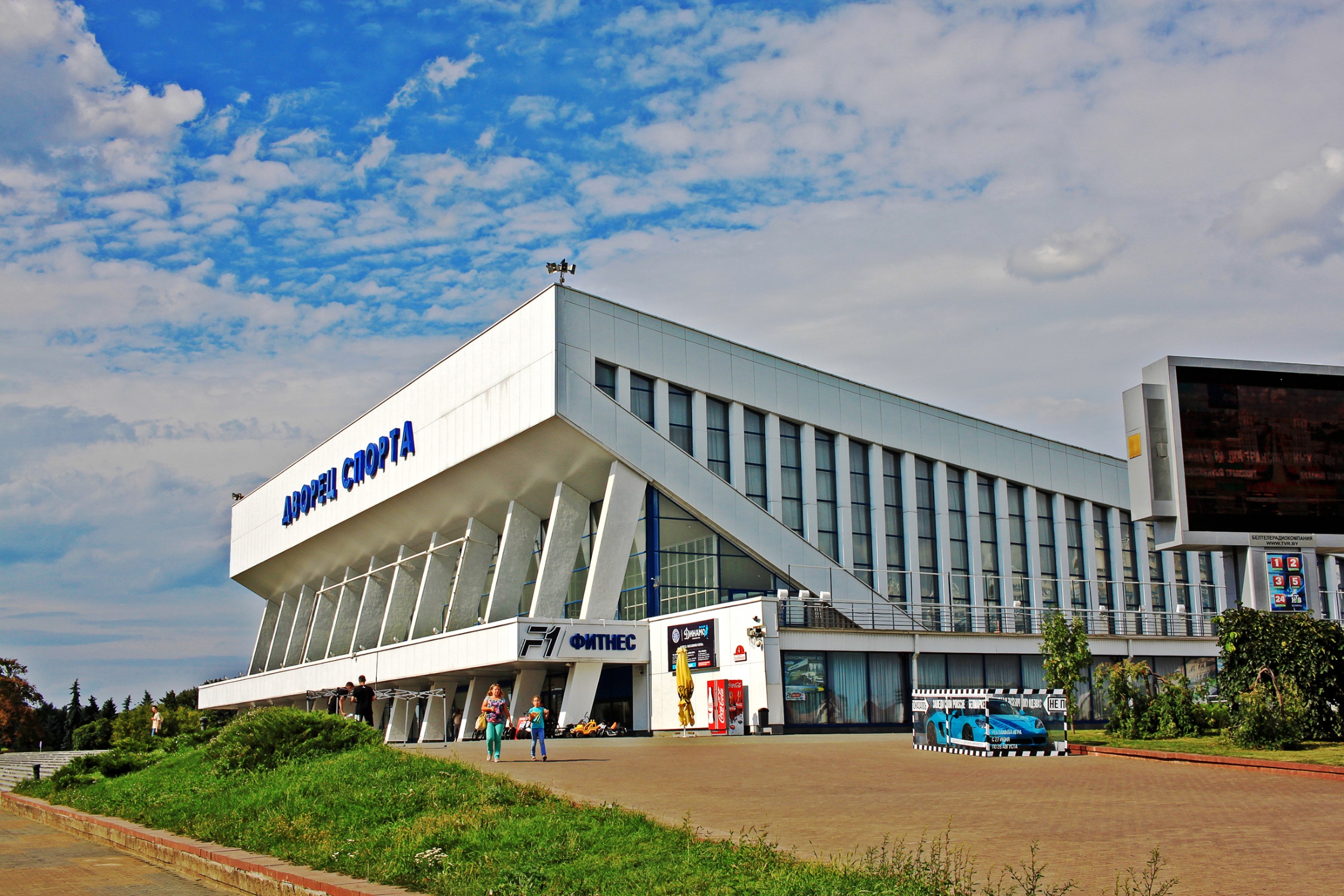 sa_82003.jpg