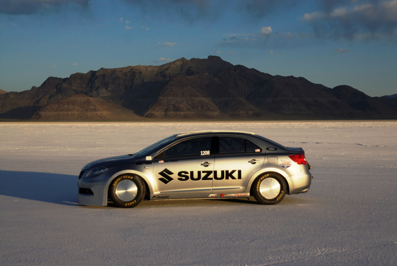 Suzuki Kizashi Sedan 2012